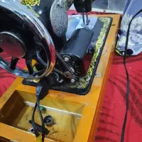 چرخ خیاطی دینام دار تمیز با زیرش