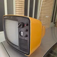 تلویزیون پارس ۱۴ اینچ سیاه و سفید نسبتا نو|تلویزیون و پروژکتور|اصفهان, باغ دریاچه|دیوار