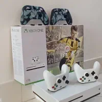 ایکس باکس وان s  نو به همراه دو دسته تمیز
