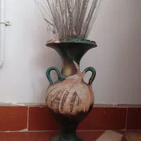 گلدان  با گل
