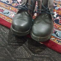 کفش کارکفش ایمنی مقاوم وعالی ویه کلاه ایمنی