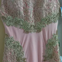 پیراهن مجلسی|لباس|لاهیجان, کوی خزر|دیوار