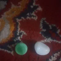 یک عدد سنگ گوهر شب چراغ ویک عدد سنگ الماسفید اسیاب|کلکسیون اشیاء عتیقه|آبادان, |دیوار
