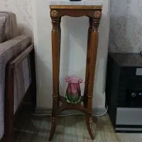 یک جفت میز پایه بلند کنارسالنی نو