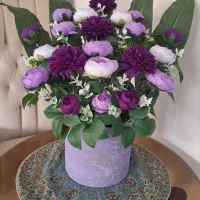 گلدان و باکس گل مصنوعی قیمت مناسب هدیه روز مادر