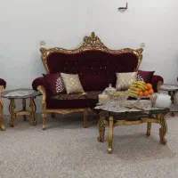 مبلمان کلاسیک همراه میز وعسلی