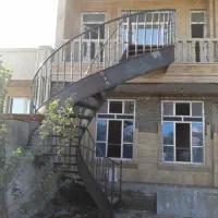 پله گرد و درب لوکس فلزی