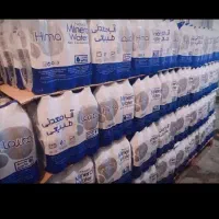 راننده نیسان برای پخش مواد غذایی