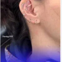 انجام پاکسازی صورت وسوراخ کردن گوش