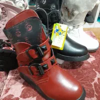 نیم بوت وارداتی یونی همراه جعبه کاور سایز ۳۰ تا۳۶|کفش و لباس بچه|تهران, جنتآباد مرکزی|دیوار