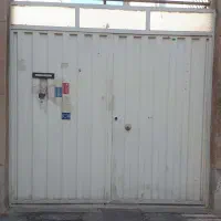 فروش در حیاط