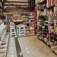 فروشنده خانم (لوازم قنادی)