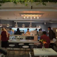 ۲۰۰ متر مغازه  کافه ، رستوران ، سفره خانه