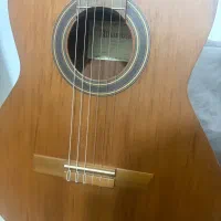 گیتار الحمرا در حد خیلی نو