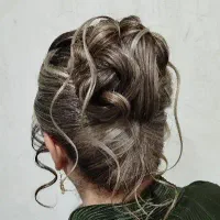 اریشگری|خدمات آرایشگری و زیبایی|میانه, |دیوار