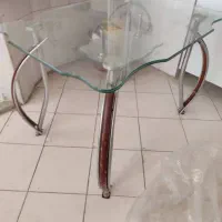 میز شیشه ای بدون صندلی