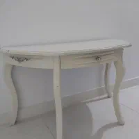 میز نیم دایره