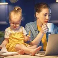 کار با گوشی مخصوص بانوان در منزل