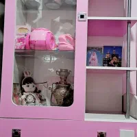 تخت و کمد و ویترین و میز توالت mdf سالم و تمیز