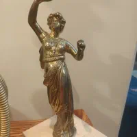 شمعدان زن برنزی آنتیک با پایه سنگ مرمر|کلکسیون اشیاء عتیقه|تهران, شهرآرا|دیوار