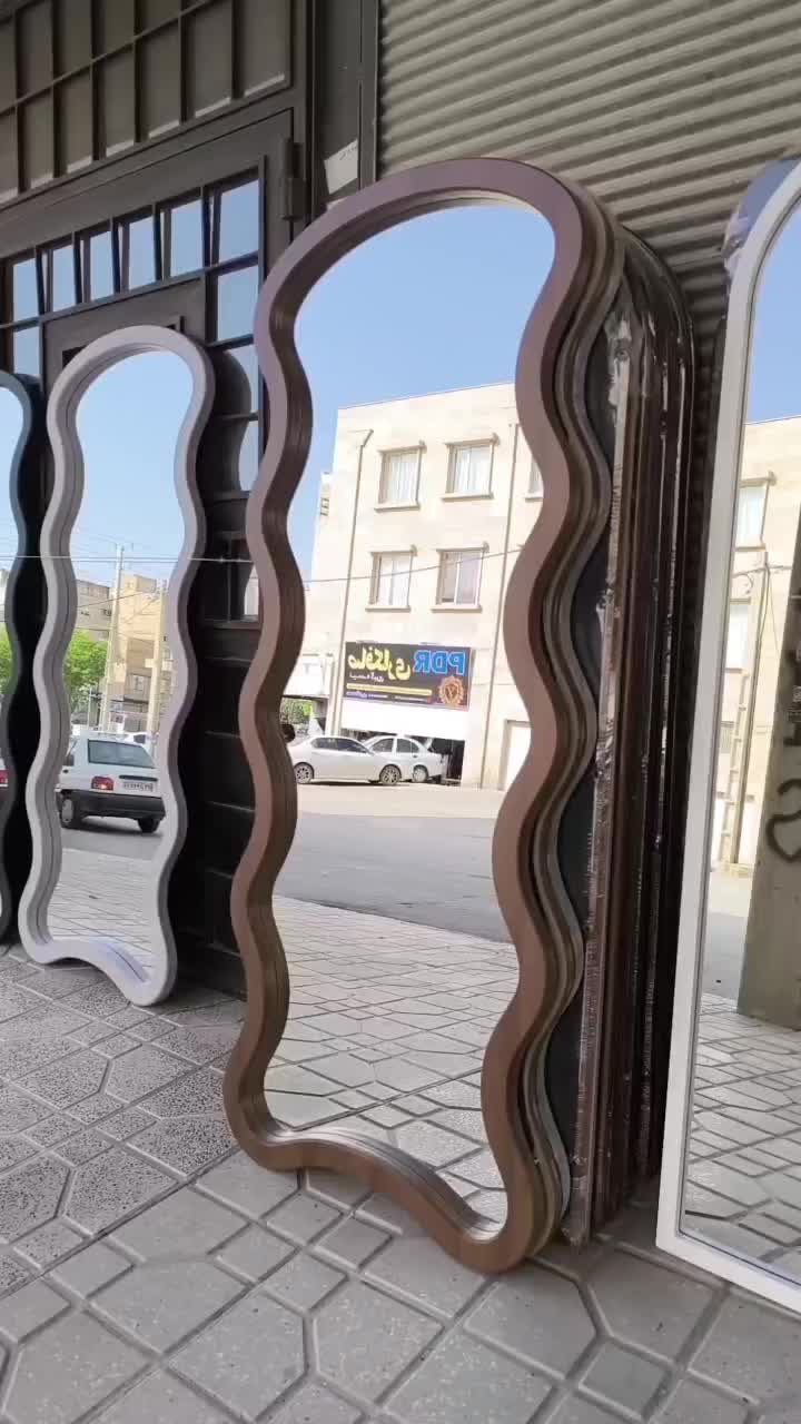 آینه پرو|آینه|اصفهان, سپاهان‌شهر|دیوار