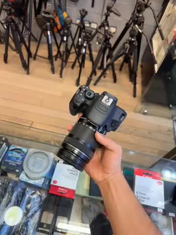 دوربین کانن Canon 700d 18-135|دوربین عکاسی و فیلم‌برداری|تهران, میدان انقلاب|دیوار