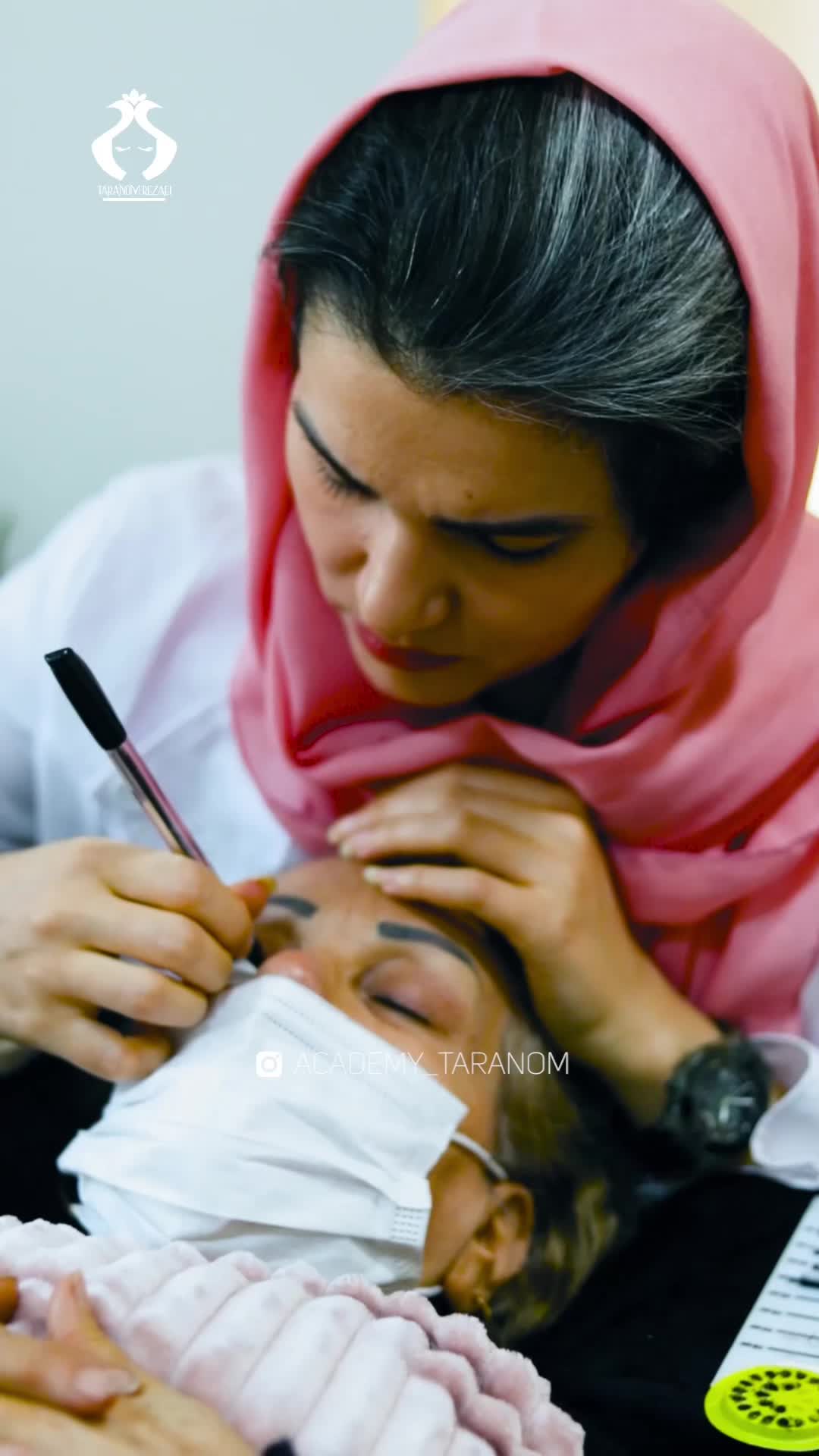 اموزش اکستنشن مژه کاشت مژه لیفت و لمینت|خدمات آرایشگری و زیبایی|اصفهان, ناژوان|دیوار