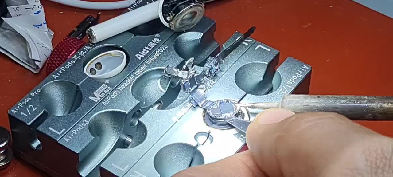 تعمیرات تخصصی ایرپاد هدفون پاوربانک هندزفری هدست|خدمات رایانه‌ای و موبایل|کرج, اصفهانی‌ها|دیوار