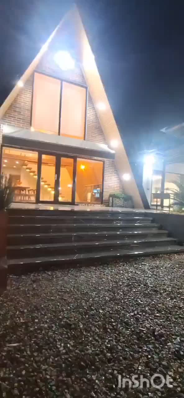 اجاره کلبه سویسی استخردار کد40|اجارهٔ کوتاه‌مدت ویلا و باغ|رویان, |دیوار