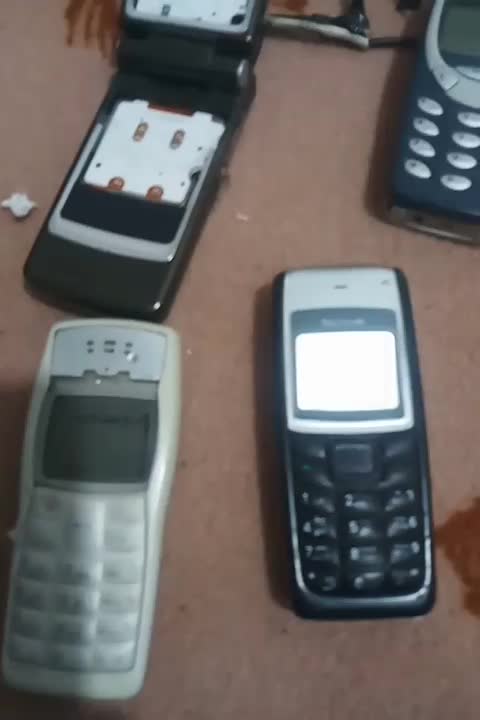 نوکیا 3310 4G با حافظهٔ ۵۱۲ مگابایت و نوکیا ۱۱۰۰|موبایل|تهران, قیام‌دشت|دیوار