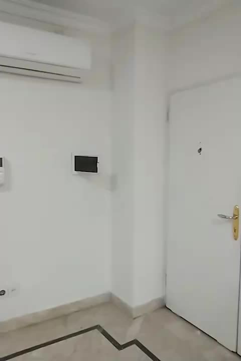 یک دفتر بهترین موقعیت چهارباغ بالاجهت مطب شرکت|اجارهٔ دفتر کار، اتاق اداری، مطب|اصفهان, سیچان|دیوار