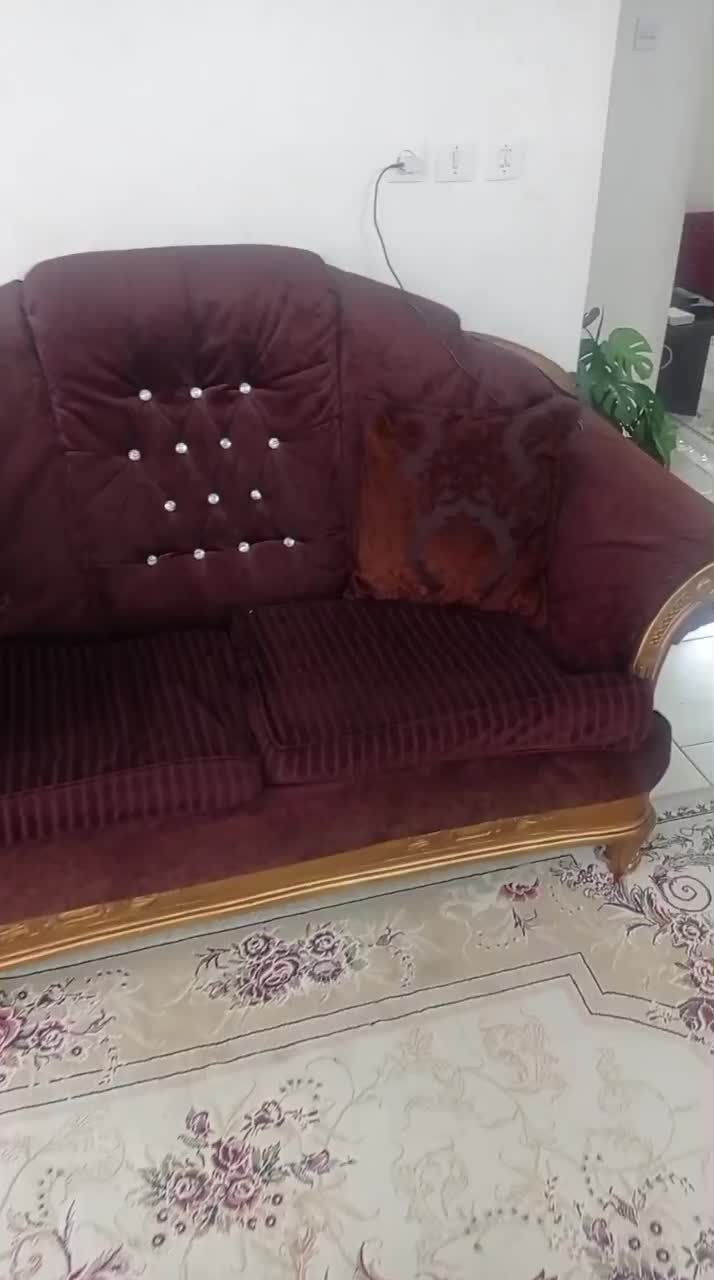مبل راحتی کلاسیک کارکرده|مبلمان خانگی و میز عسلی|اصفهان, خانه اصفهان|دیوار