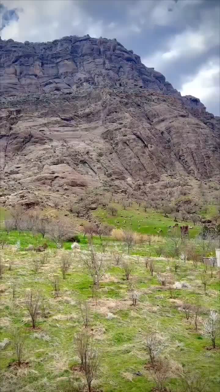 ویلا توریستی سوبلکس با استخر و جکوزی سرپوشیده|اجارهٔ کوتاه‌مدت ویلا و باغ|خرم‌آباد, |دیوار