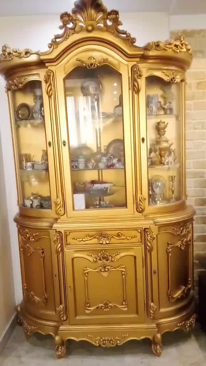 بوفه کنده کاری با چوب گردو و دو طرف شیشه خم‌و زیبا|بوفه، ویترین، کنسول|تهران, فیروزآبادی|دیوار