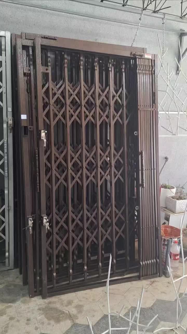 حفاظ نرده شاخ گوزنی درب آکاردئون آکاردئونی|خدمات پیشه و مهارت|شیراز, شهرک امیر کبیر|دیوار