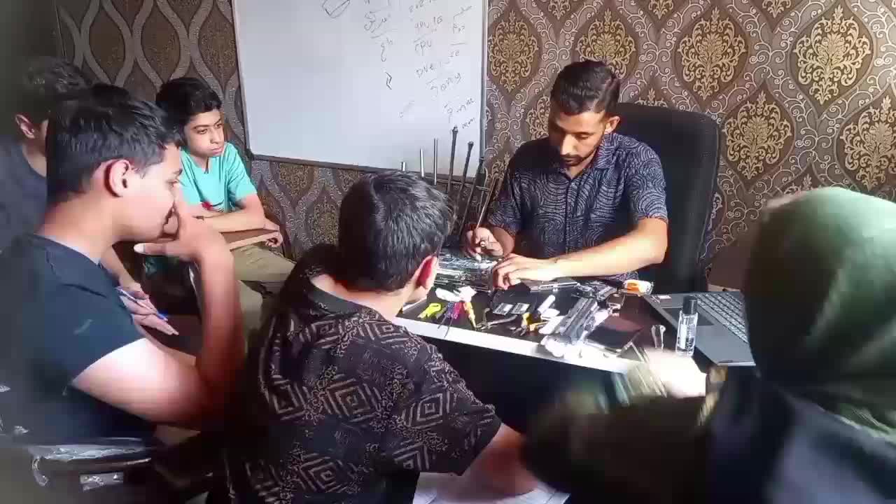 آموزش تعمیرات لپ‌تاپ با مدرک فنی‌حرفه‌ای|خدمات آموزشی|یزد, |دیوار