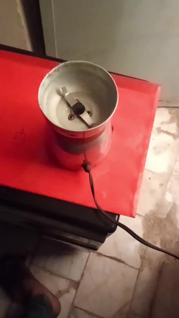 فروش یک عدد سشوار ویه دونه آسیاب کوچک|آرایشی، بهداشتی، درمانی|ایوانکی, |دیوار