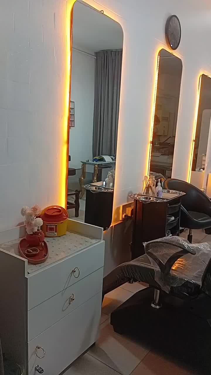 به علت جابه جایی|آرایشگاه و سالنهای زیبایی|سنندج, |دیوار