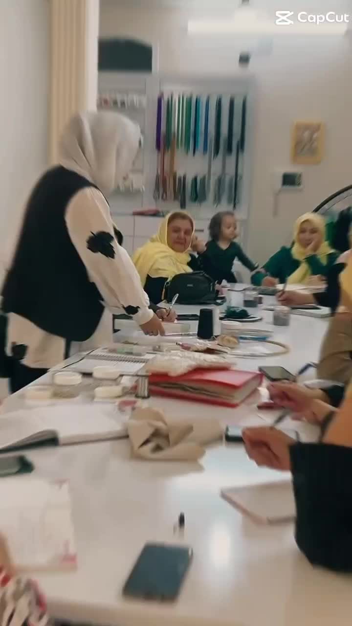 جلسه رایگان آموزش تزئینات لباس|خدمات آموزشی|کاشان, شاهد|دیوار