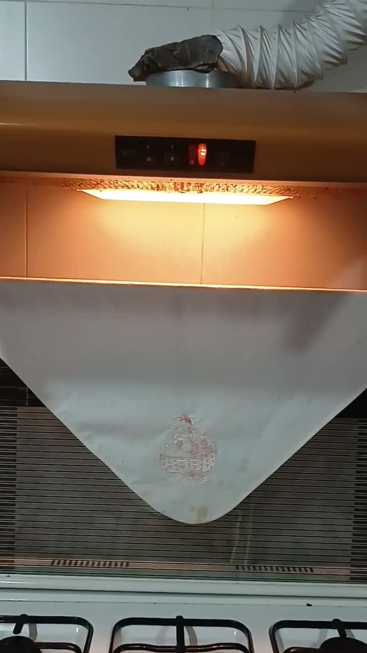 یک عدد هود سالم به شرط کار کردن|هود|رویان, |دیوار