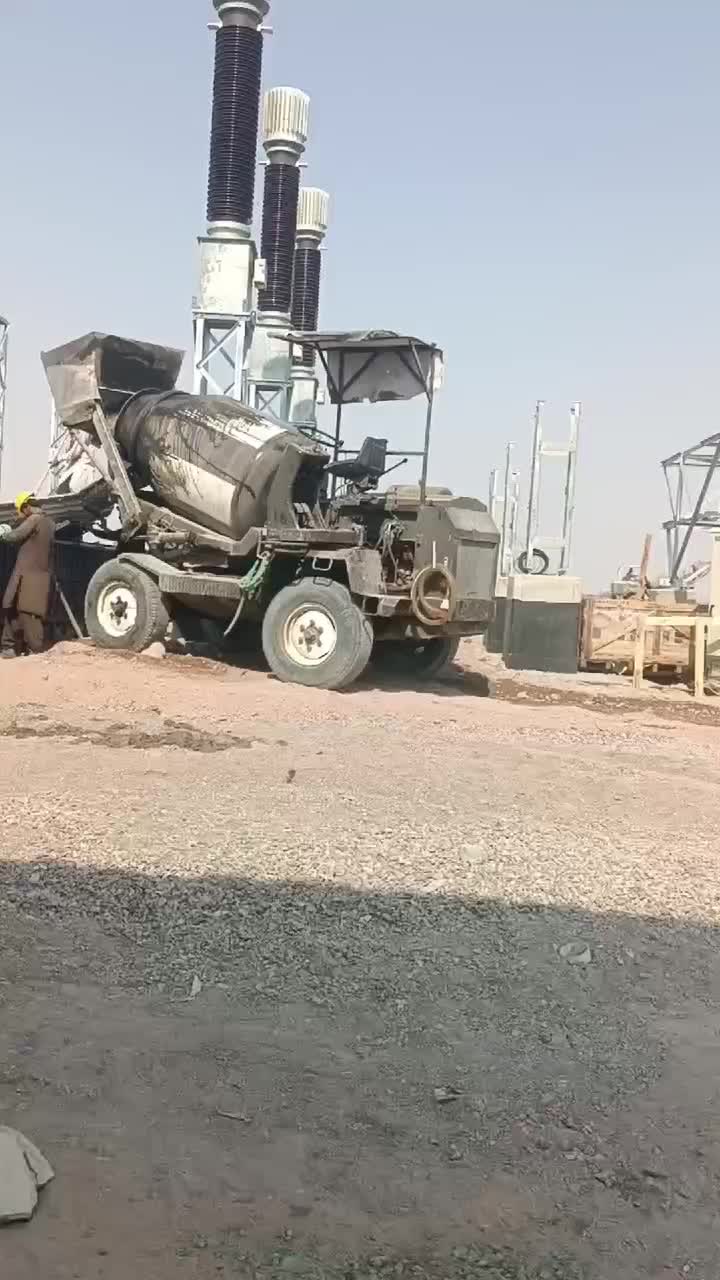 بتن ریزی کف با ماله پروانه ای واتومیکسر|خدمات پیشه و مهارت|نیک شهر, |دیوار