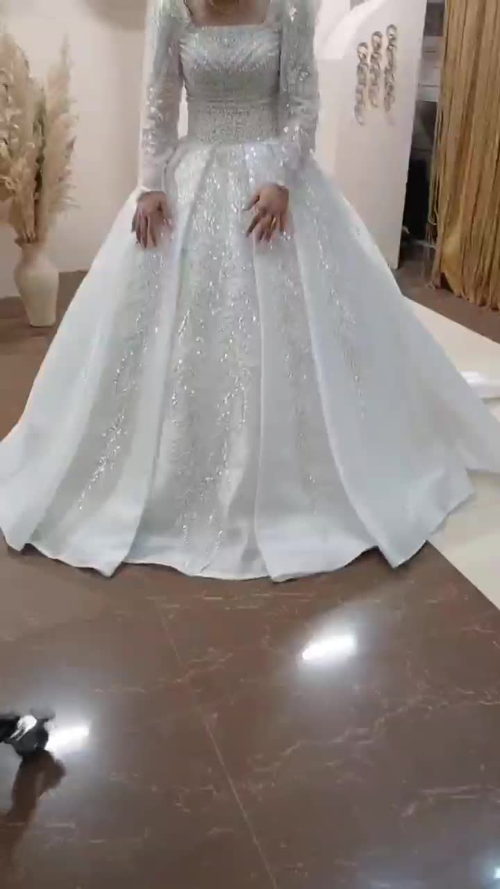 چند عدد لباس عروس بفروش میرسد|لباس|قوچان, |دیوار