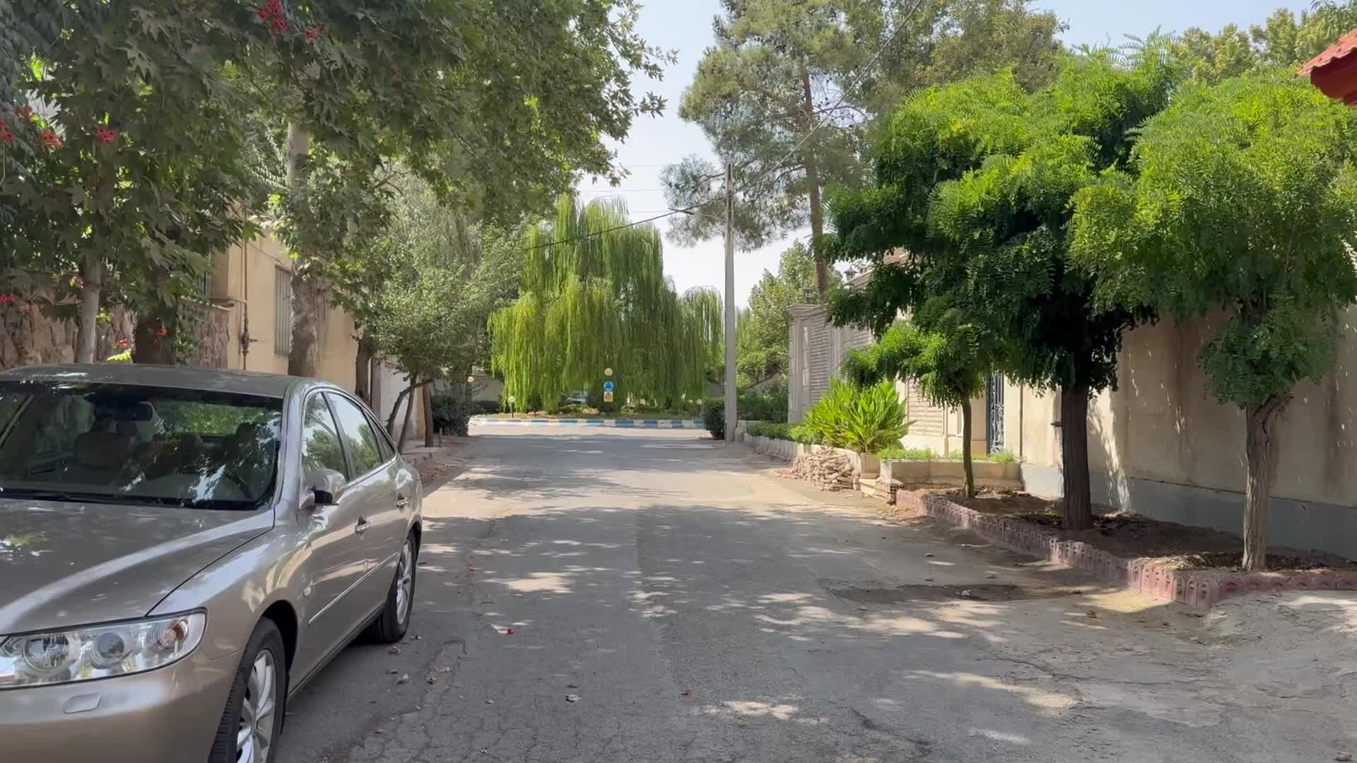شهرک الهیه ۱۲۰۰ متر زمین ۲۲۰ متر بنا ۴ خواب|فروش خانه و ویلا|کرج, شهرک الهیه|دیوار