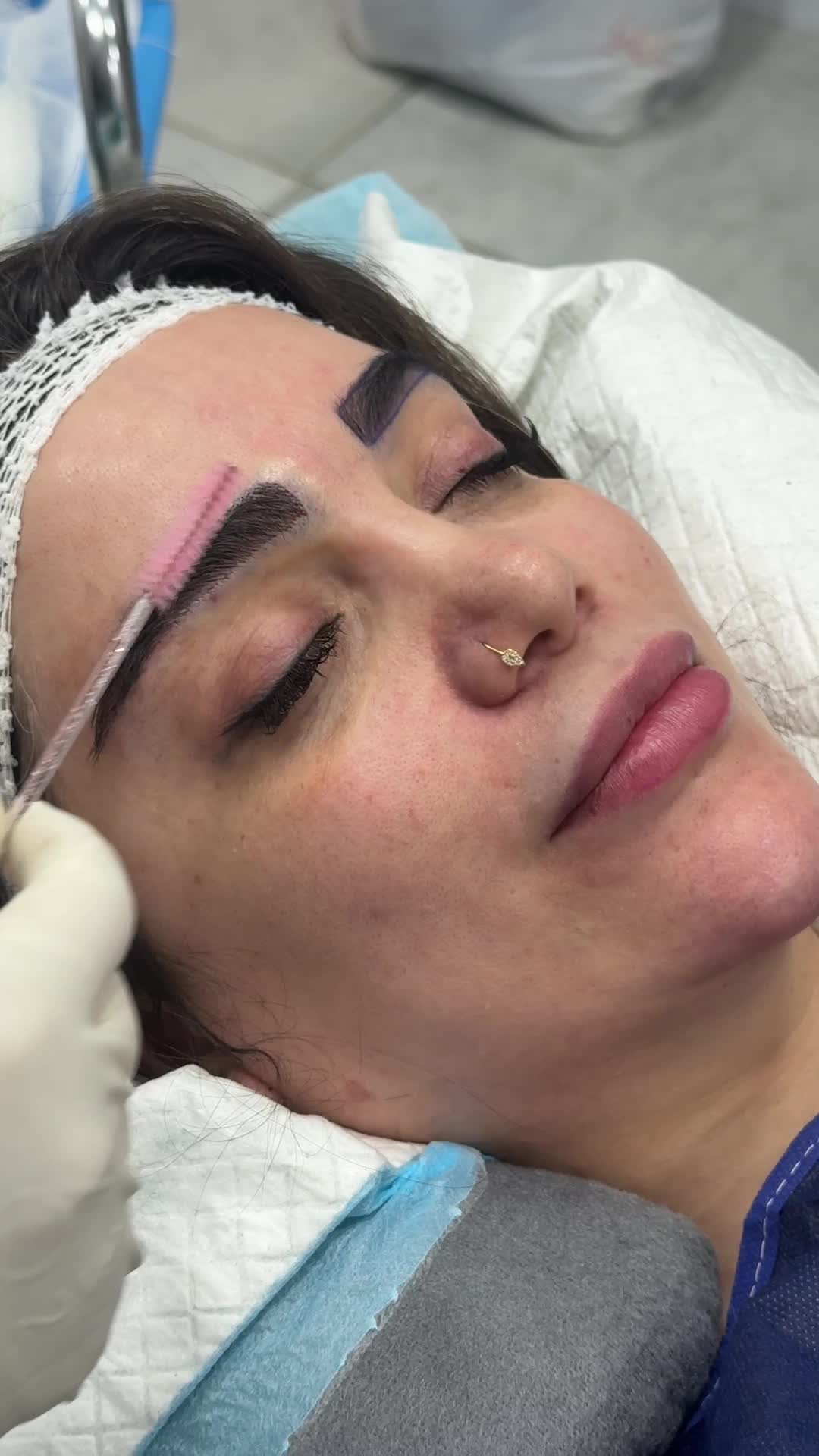 کاشت مو و ابرو|خدمات آرایشگری و زیبایی|رشت, بوسار|دیوار