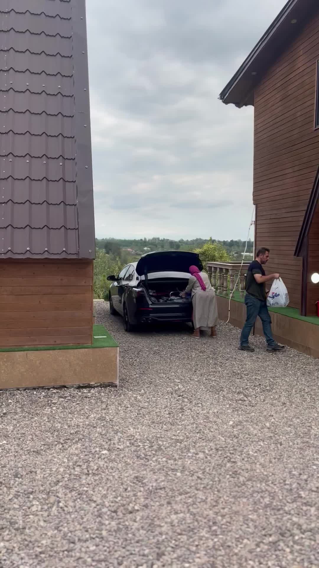 اجاره کلبه سوسیسی|اجارهٔ کوتاهمدت ویلا و باغ|شفت, |دیوار