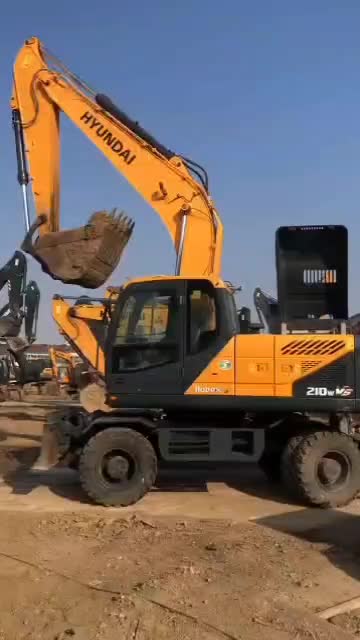 بیل مکانیکی لاستیکی هیوندا ۲۱۰ مدل ۲۰۲۰|خودرو سنگین|تهران, سعادت‌آباد|دیوار