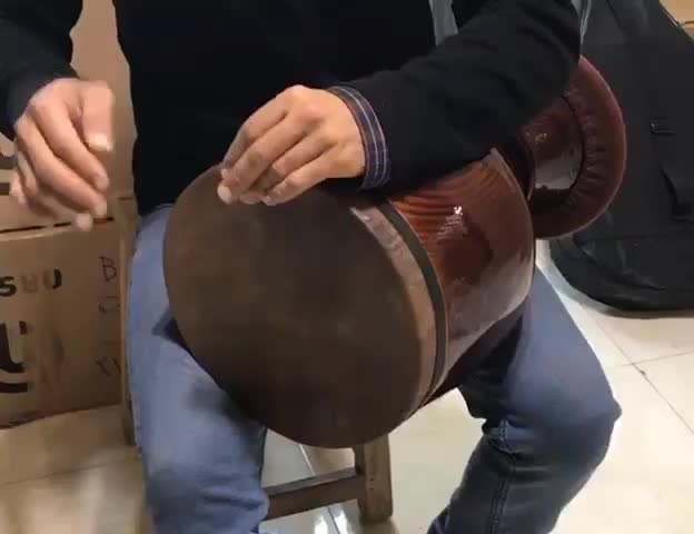 تنبک حلمی و شیرانی|سازهای سنتی|رباط‌کریم, رباط‌کریم|دیوار