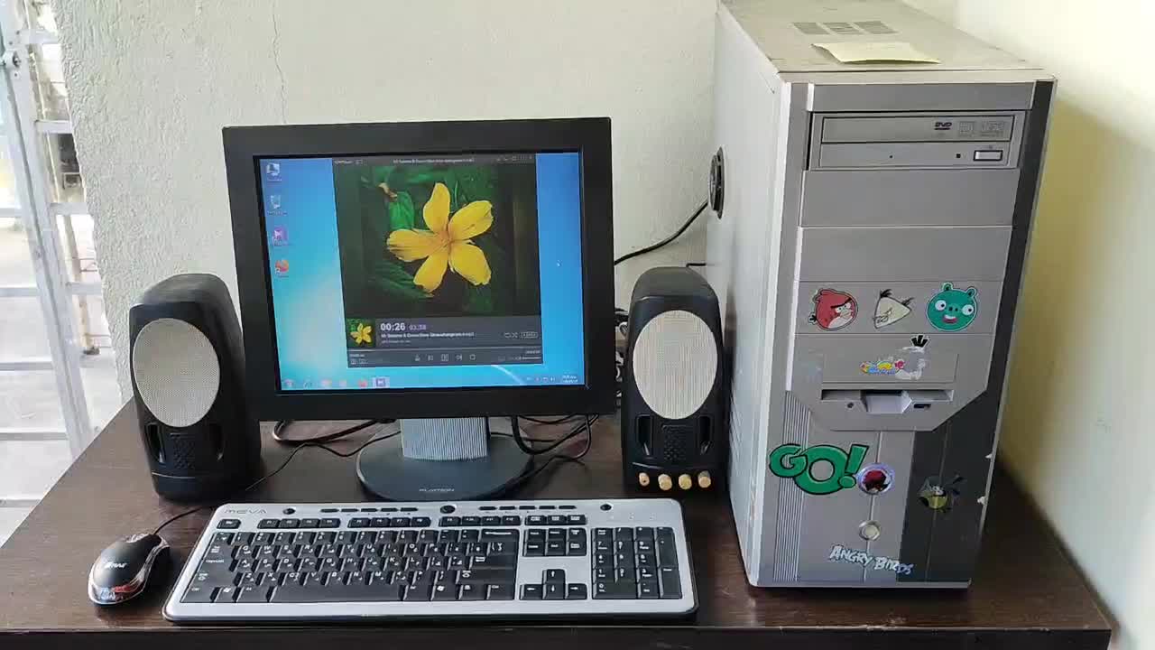 کامپیوتر ۵۲۰۰ با رم ۴ ddr2 هارد ۳۲۰ و گرافیک ۱|رایانه رومیزی|چالوس, |دیوار