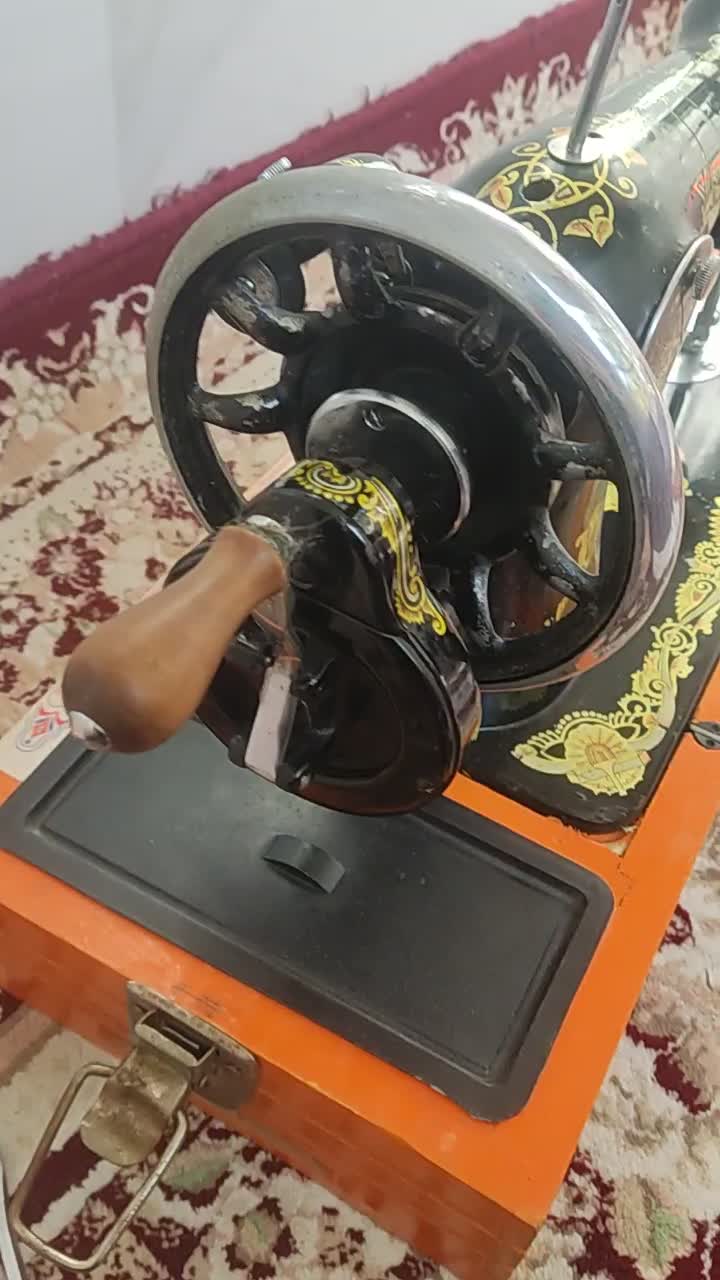 چرخ خیاطی رو شیر کار کرده|چرخ خیاطی و ریسندگی|رزن, |دیوار