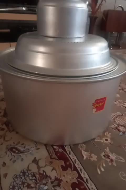 قابلمه روحی|ظروف پختوپز|پیر بکران, |دیوار